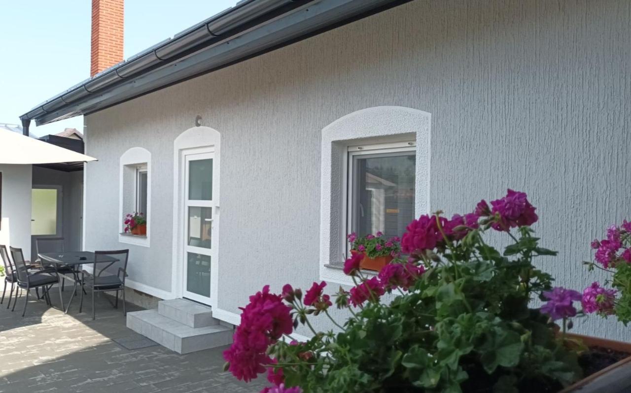 Sobe Majetic Hotell Bizovac Eksteriør bilde